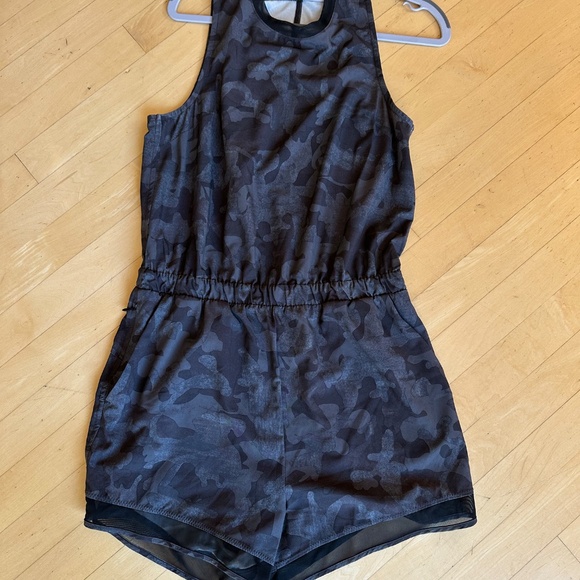 Zella All Day Getaway Blouson Romper Gray Depths Say My Name Camo, M. GD1206 - Picture 2 of 6